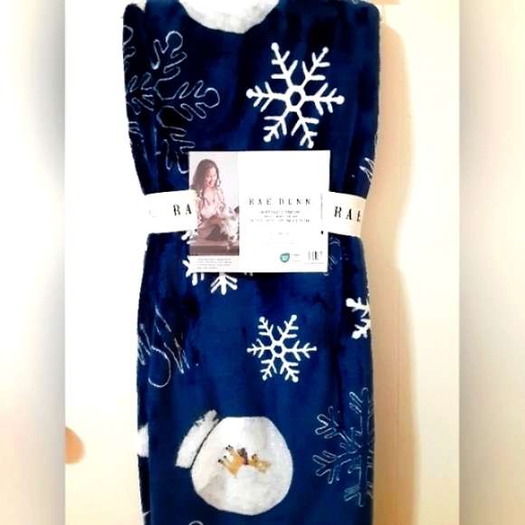 Rae Dunn Snow Throw Blanket - Picture 2 of 10